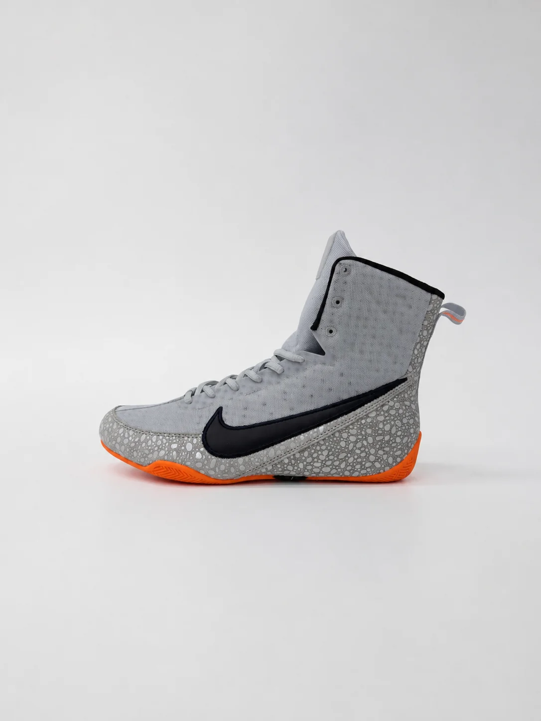 Nike MACHOMAI 3 灰色